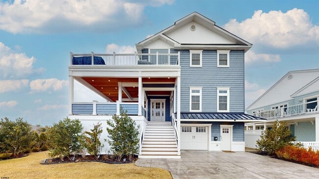 Building Photo - 404 21st St S