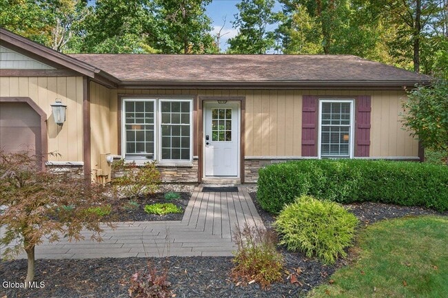 7 James Ct