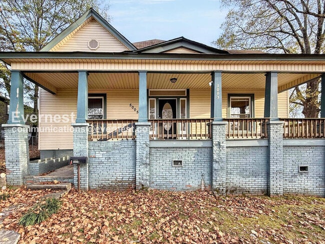 Building Photo - 5005 6th Ave S