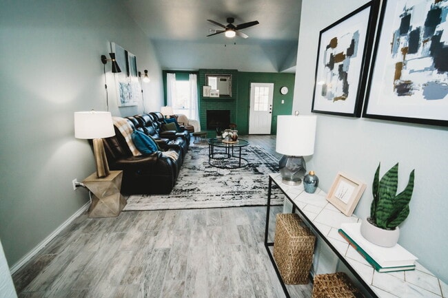 Photo - 2607 Rampart Loop