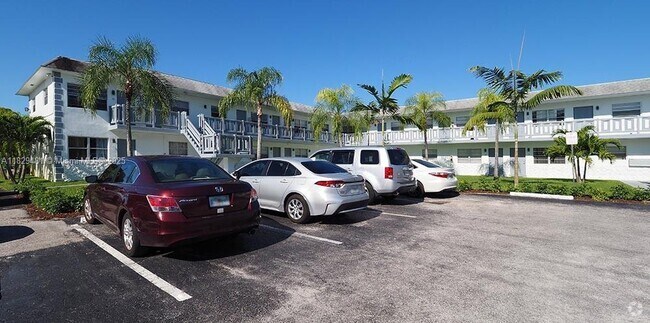 Building Photo - 1045 NE 39th Dr Unit 14 Rental