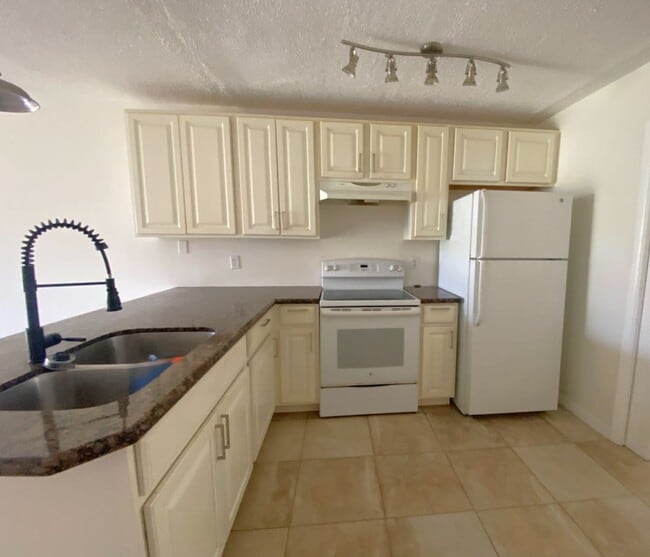Photo - 11255 Pendleton Ave Unit 11255 Pendleton Ave #B