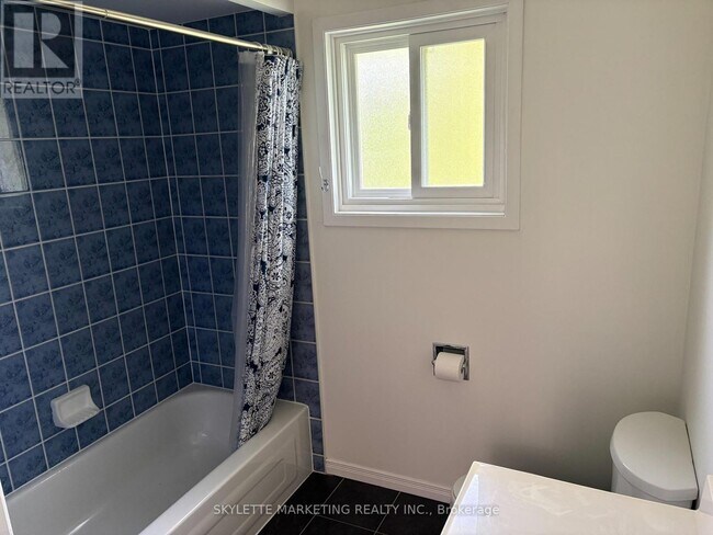 Photo - 1782 Meadowview Ave