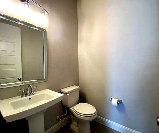 Photo - 6330 Oakbend Cir Unit 1