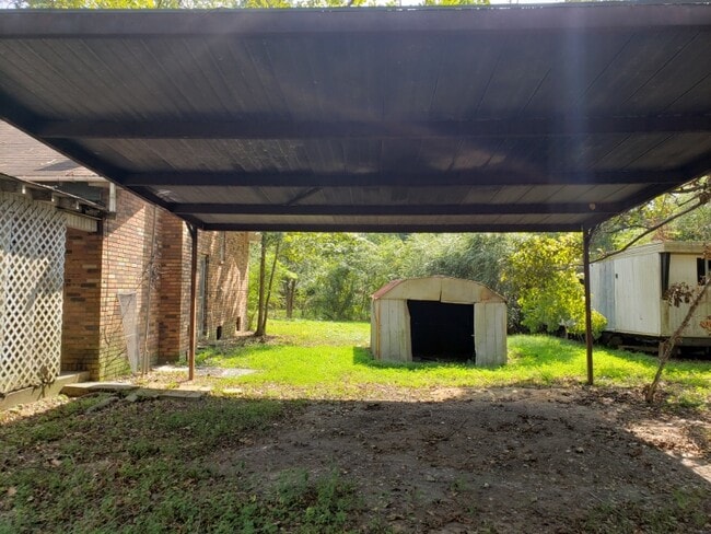 Photo - 621 Paradise Rd