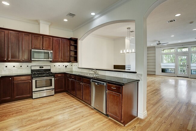 Photo - 1403 Rosedale St