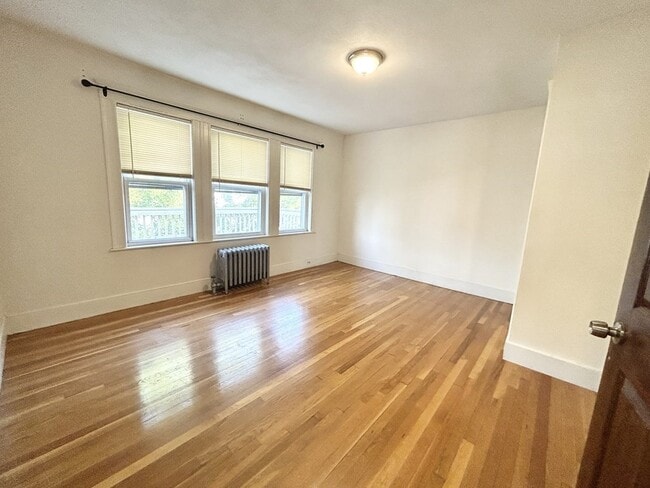 Photo - 11 Romsey St Unit uni3 3-bed 1-bath