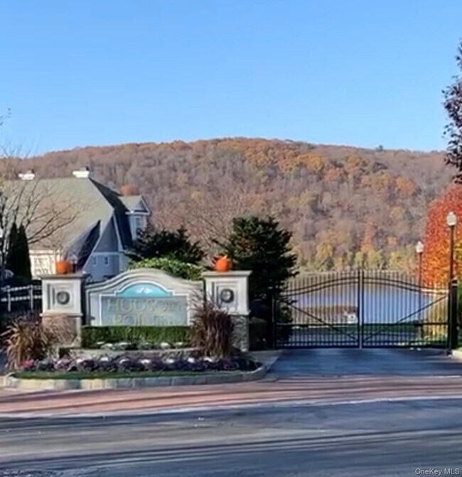 213 Riverview Dr
