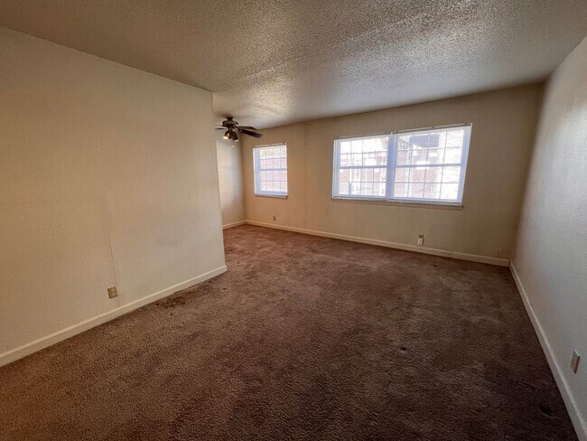 Photo - Spacious 1 Bedroom unit in Coralville, IA