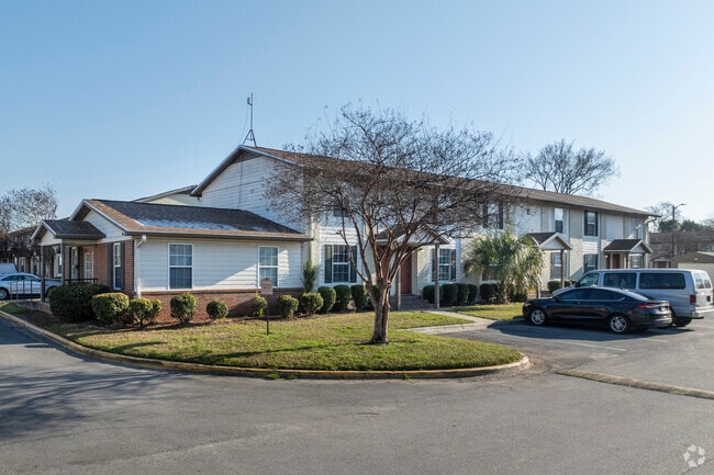 Leasing Office - East Augusta Commons