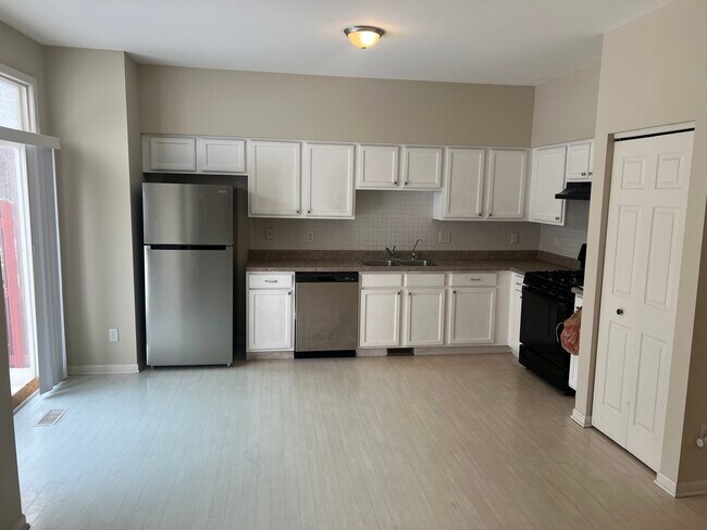 Photo - 690 Zachary Dr