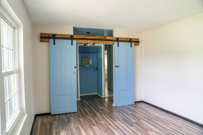 142 Meadow Glen Dr