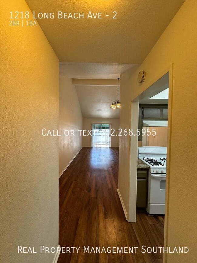 Beautifully Renovated 1 Bed / 1 Bath Apart... - Beautifully Renovated 1 Bed / 1 Bath Apart... Apartment Unit 2