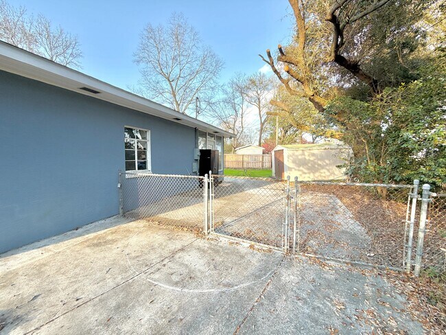 Photo - 1216 Eastwood Ave