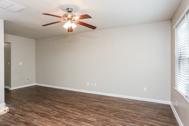 Photo - 2405 Marlin Dr