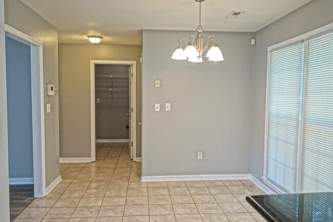 Photo - 111 Scarlet Oak Cir