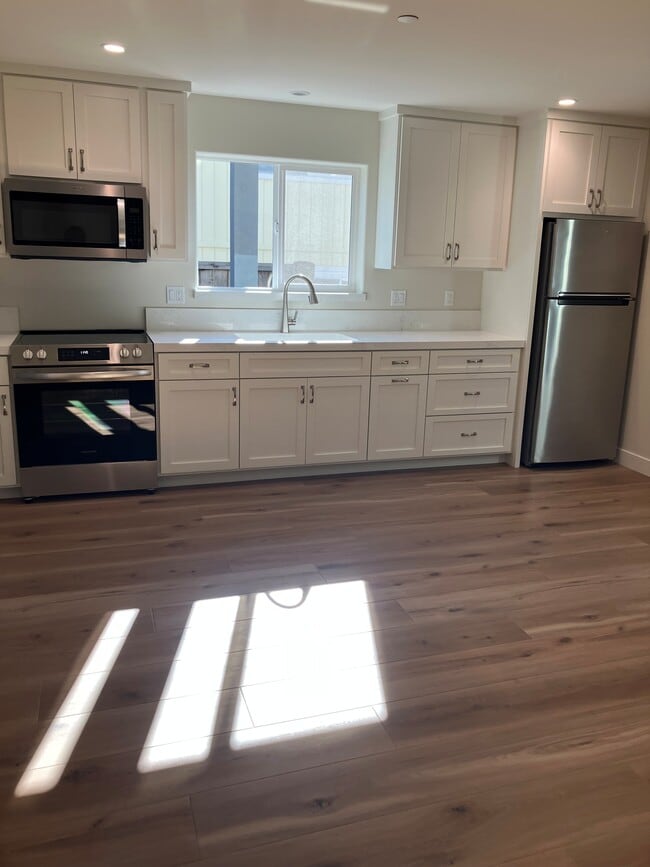 Brand new - never lived in! - 548 Blanca St Unit A