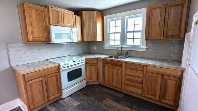 Photo - 1125 Pennoyer Ave Unit 1125 Pennoyer Ave -  2