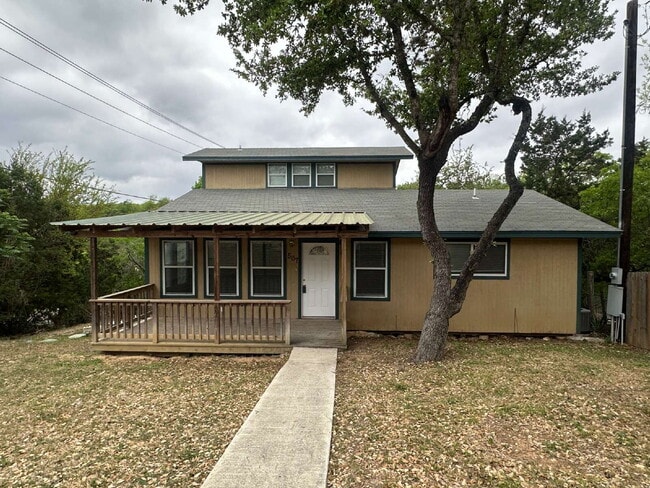 Photo - 3-bedroom, 2-bath home nestled in the Rolling Hills subdivision in Canyon Lake