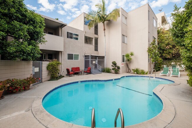 Photo - 11830 Darlington Ave