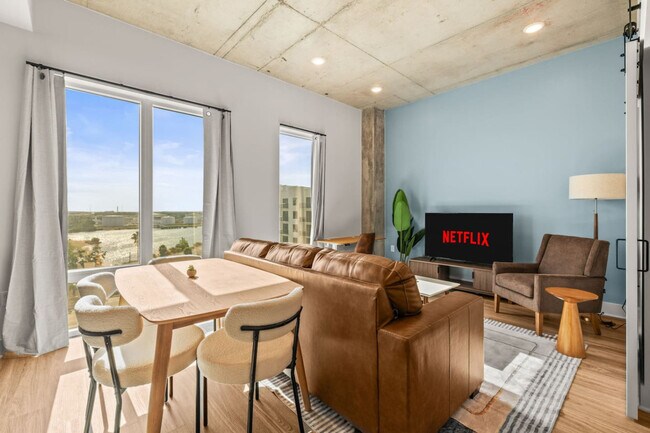 Building Photo - 605 N 12th St Unit ID1312579P Rental