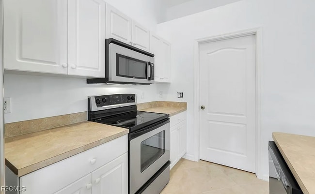 Photo - 2334 W Price Blvd