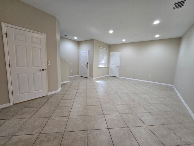 Photo - 5490 Soapstone Pl Unit 8-102