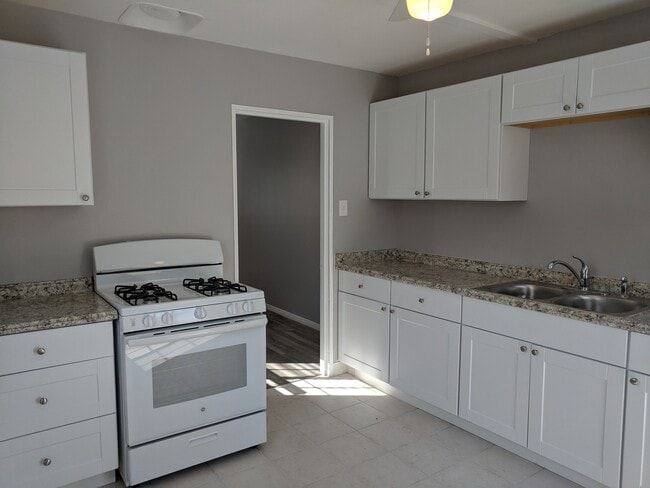 Photo - Great Outdoor Living!! One Bedroom Duplex in North Clairemont