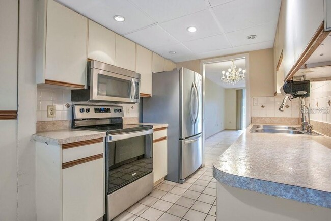 Photo - 1328 Pasadena Ave S Unidad 104