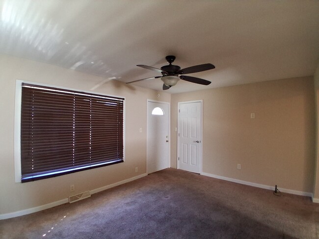 Photo - 111 Grace St