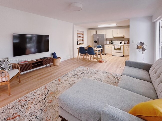 Photo - 3051 NW 14th St Unit 2