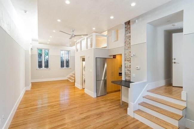 Building Photo - 107 N St Unit B