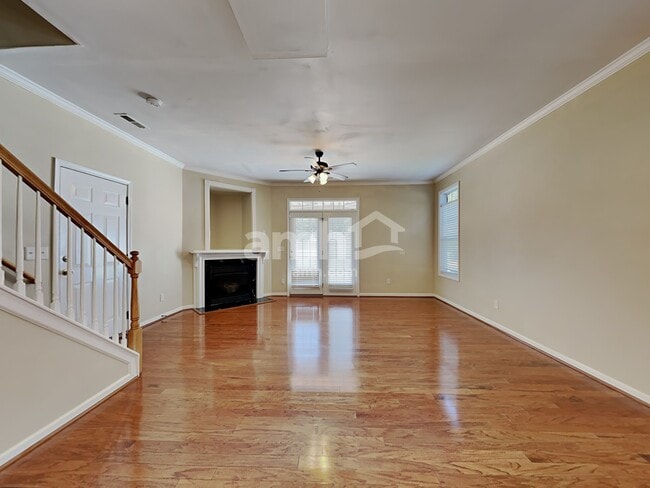 Photo - 152 Town Park Dr