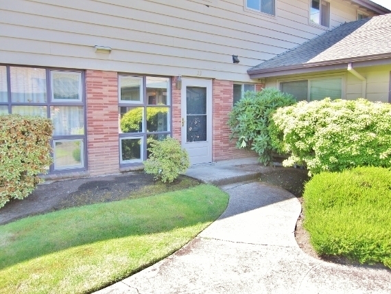 SW: Unique, Updated Studio w/Walk-Through ... - SW: Unique, Updated Studio w/Walk-Through ... Apartment Unit 23