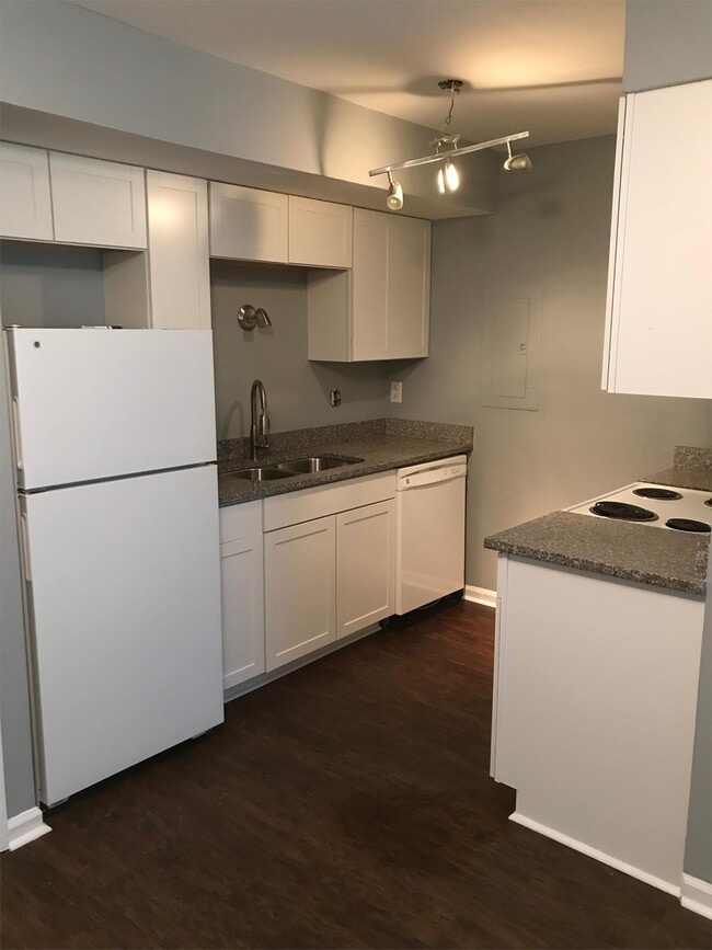 Photo - 2494 Etiwan Ave