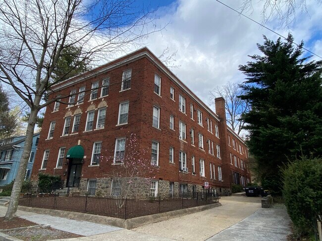Photo - 3039 Macomb St NW Unit Studio Cleveland Park