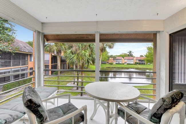 Photo - 1822 Meadows Cir W Unit 1822