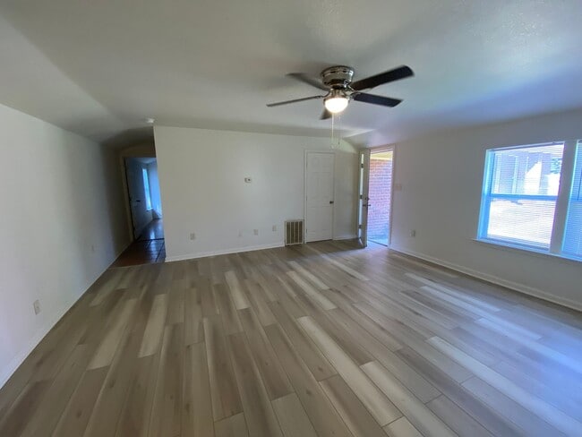 Photo - 1723 W Matthews Ave Unidad D