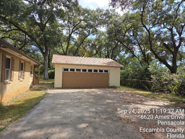 Photo - 6590 Dewrell Square