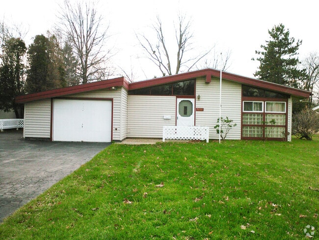 Building Photo - Completely Renovated Highly Sought Ranch S... Rental