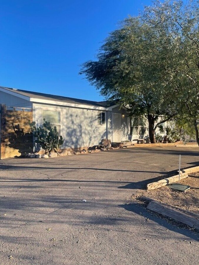 3-bedroom 2.5-bathroom home with RV space in Littlefield AZ - 3-bedroom 2.5-bathroom home with RV space in Littlefield AZ