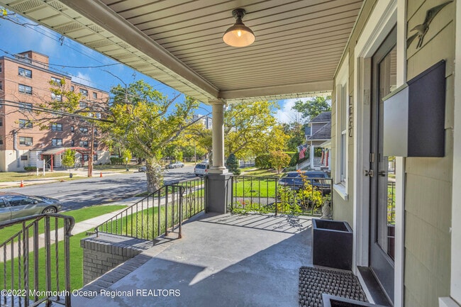 Photo - 1032 2nd Ave