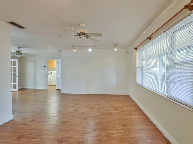Photo - 4 Bed/3 Bath home located near Midtown!