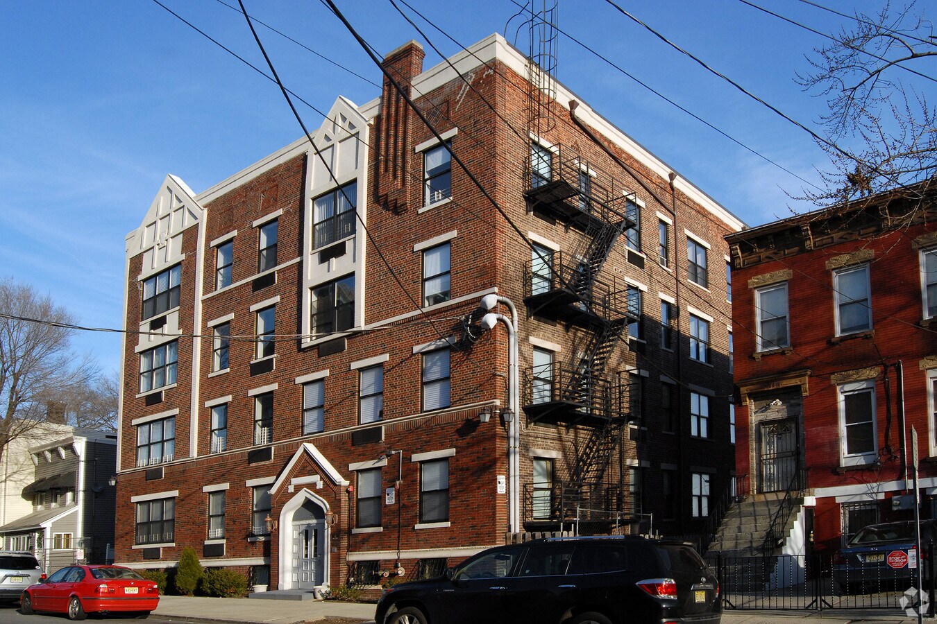 Primary Photo - 18-20 Park St Apartments