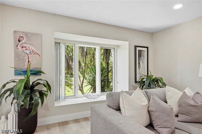 428 Meadowlark Ln Unit 428-B