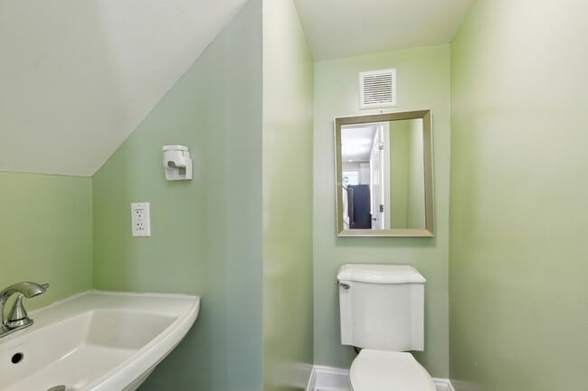 Photo - 1700 N Broadway