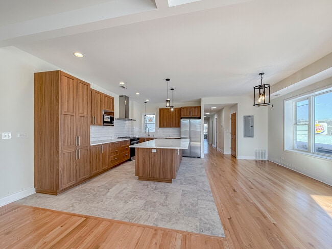 Photo - 6411 W Irving Park Rd Unidad 2