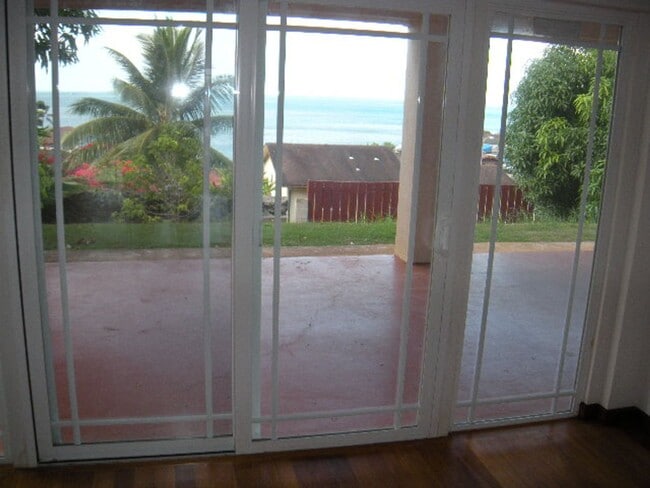 Building Photo - Lilipuna Rd. A-B Unit B