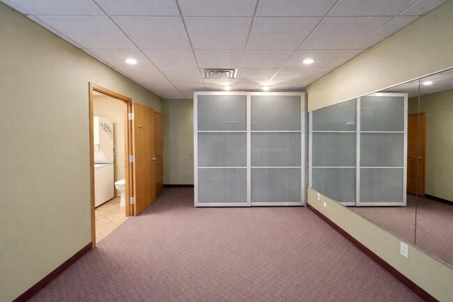 Photo - 35 N Saginaw St Unidad 3