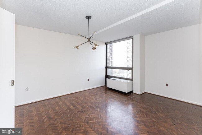 233 S 6th St Unit 1602L